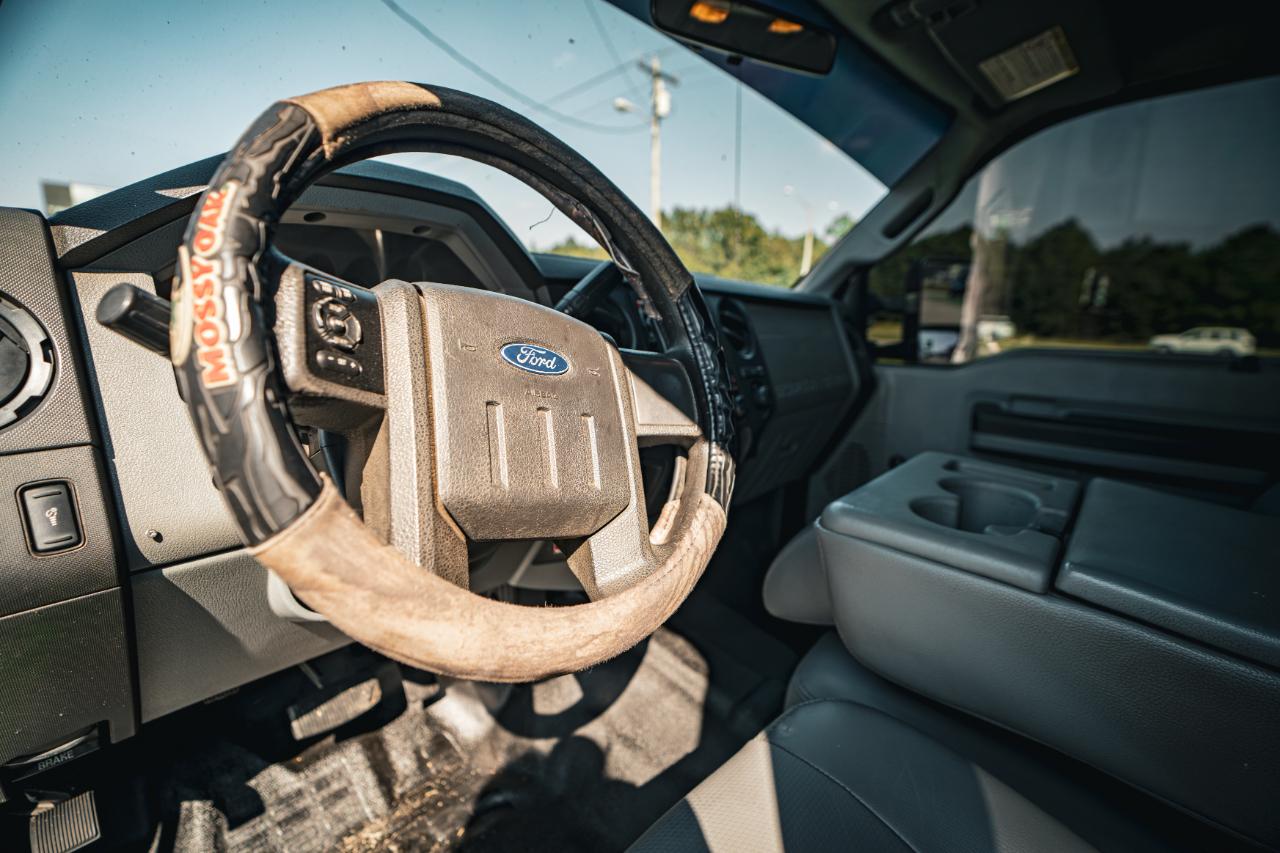 Ford Super Duty F-250 SRW 4WD SuperCab 142" Lariat 2012