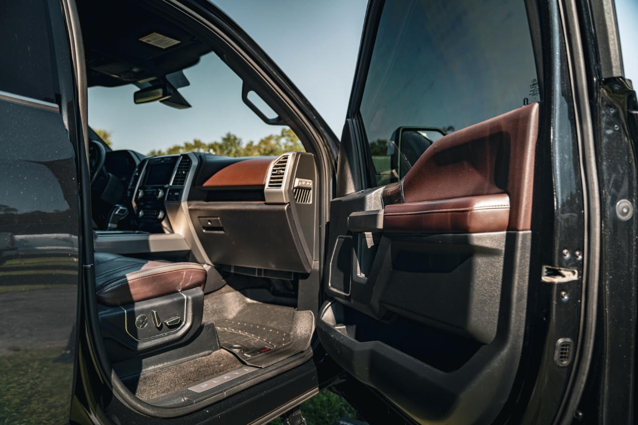 Ford F-150 4WD SuperCrew 145" Platinum 2015