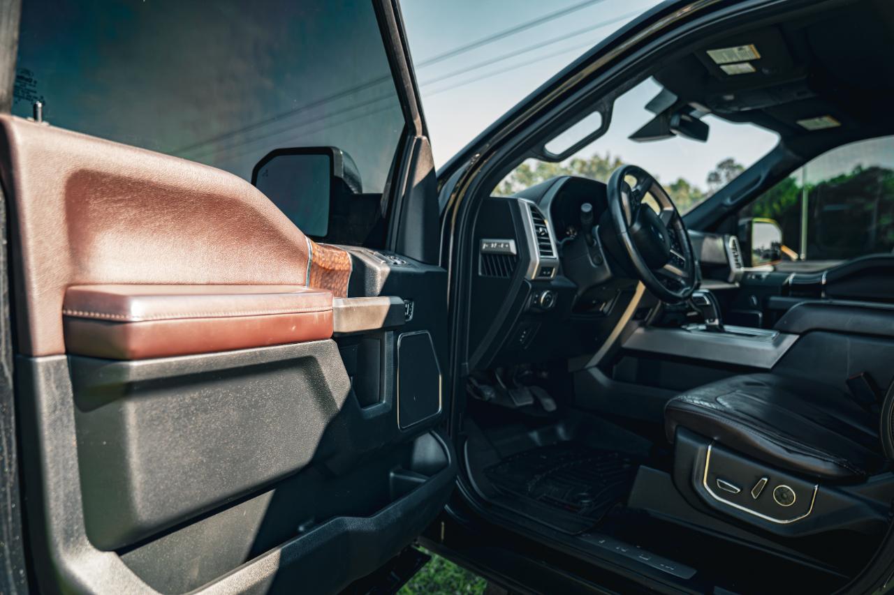 Ford F-150 4WD SuperCrew 145" Platinum 2015