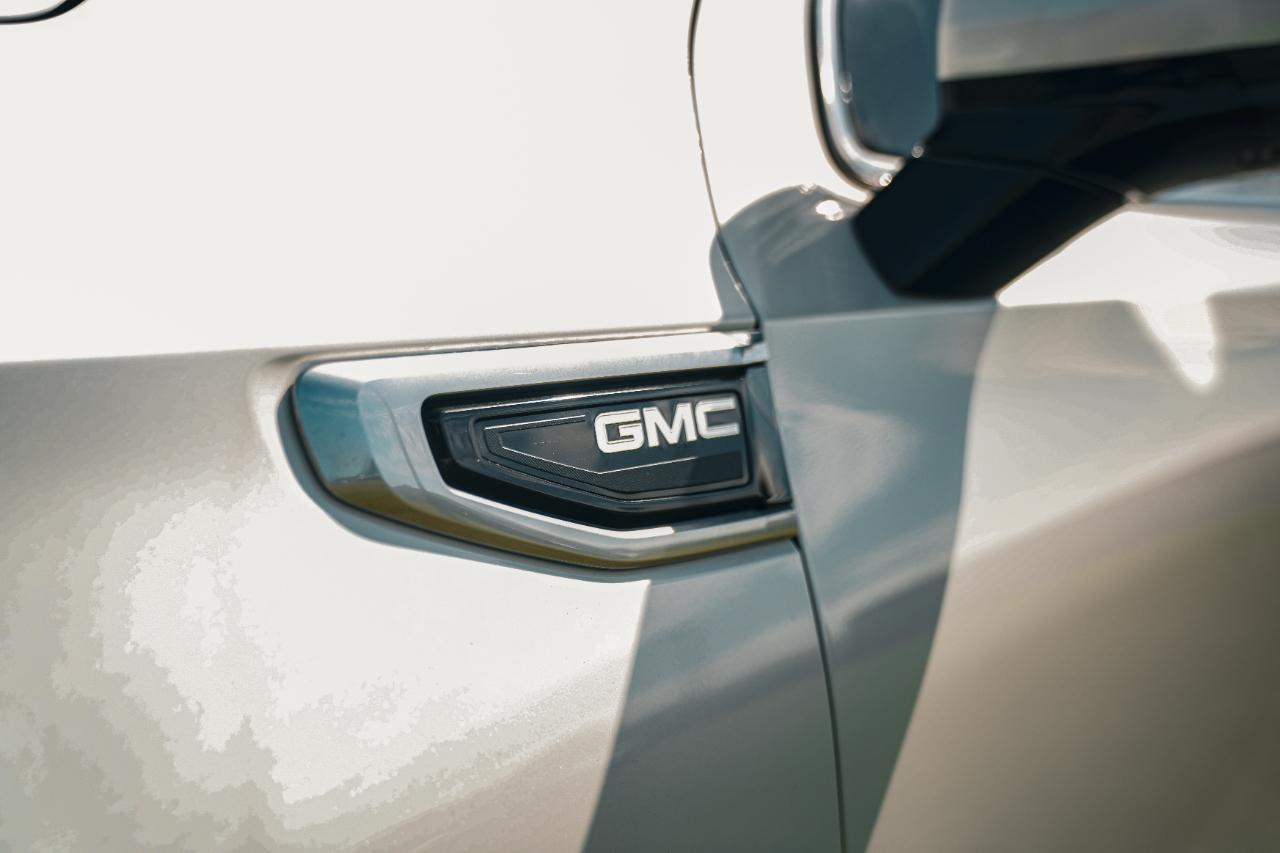 GMC Yukon 4WD 4dr Denali 2023