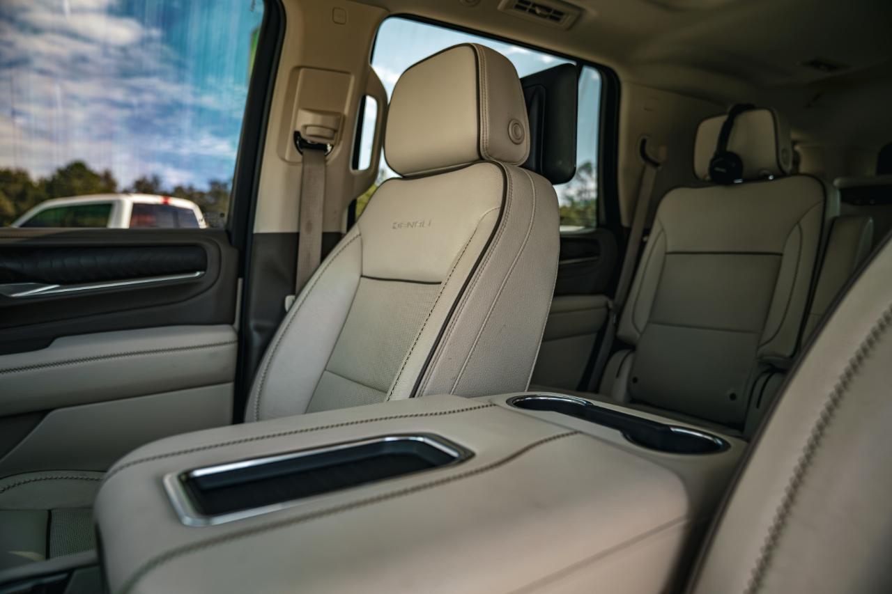 GMC Yukon 4WD 4dr Denali 2023