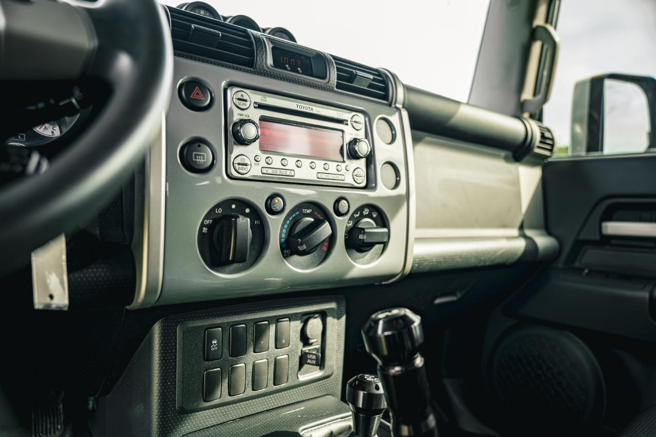 Toyota FJ Cruiser 4WD 4dr Auto (Natl) 2014
