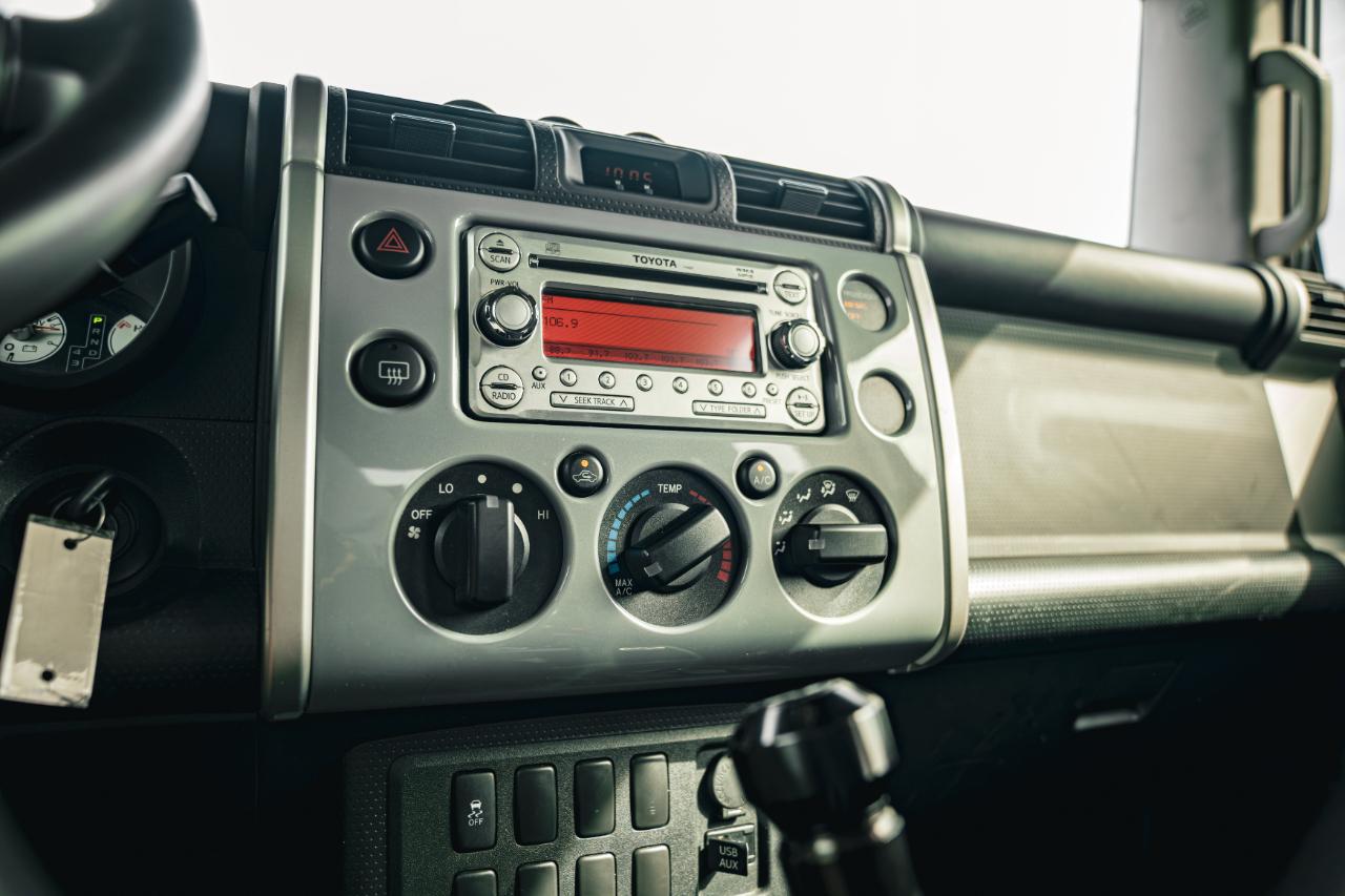 Toyota FJ Cruiser 4WD 4dr Auto (Natl) 2014