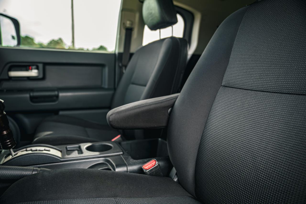 Toyota FJ Cruiser 4WD 4dr Auto (Natl) 2014