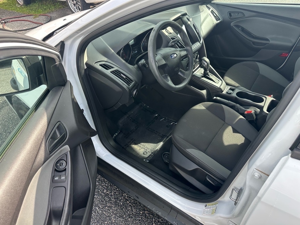Ford Focus 4dr Sdn S 2014 Ford Focus 4dr Sdn S 2014