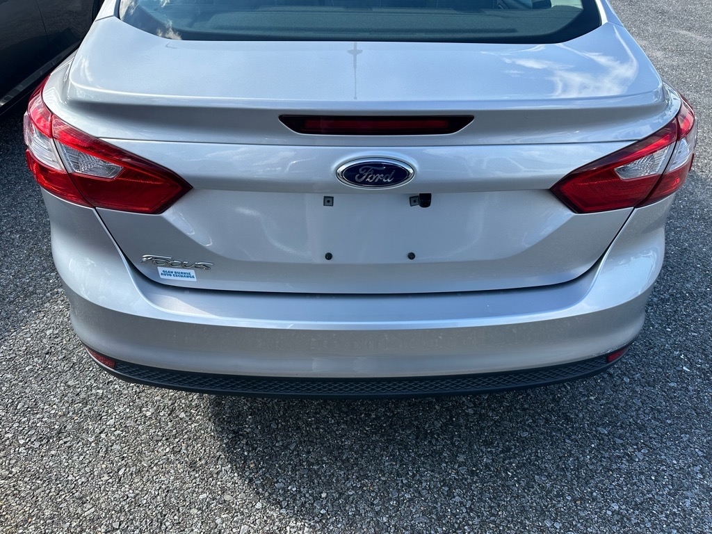 Ford Focus 4dr Sdn S 2014 Ford Focus 4dr Sdn S 2014