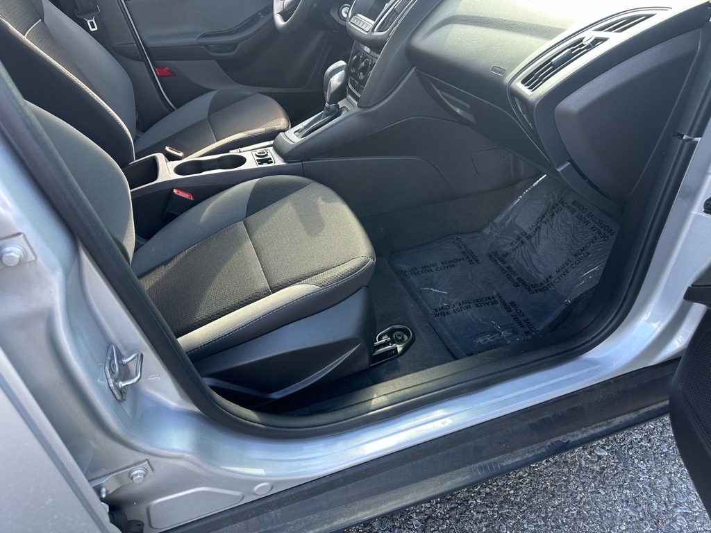 Ford Focus 4dr Sdn S 2014 Ford Focus 4dr Sdn S 2014