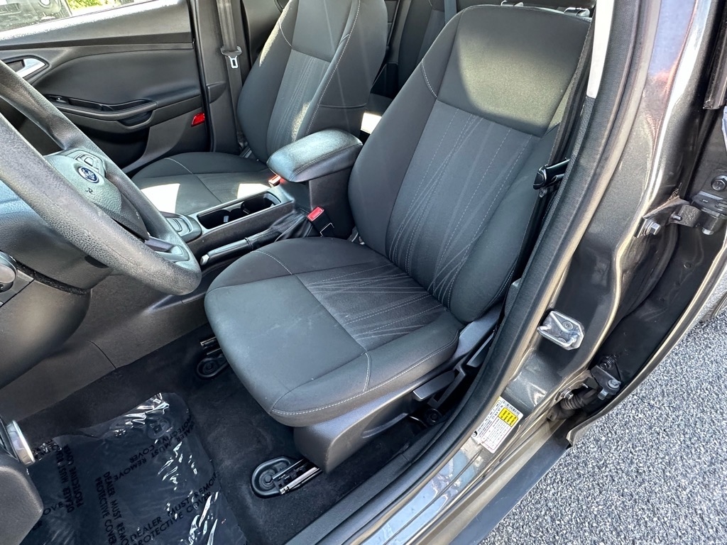 Ford Focus SE Sedan 2018 Ford Focus SE Sedan 2018