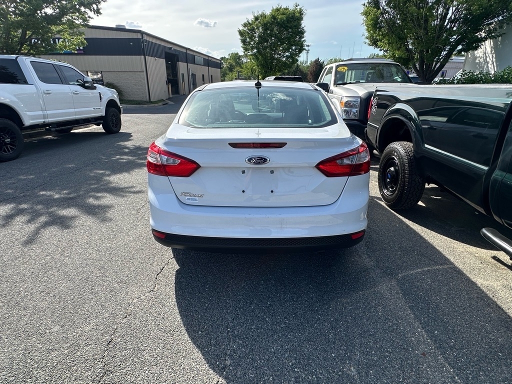 Ford Focus 4dr Sdn S 2014 Ford Focus 4dr Sdn S 2014