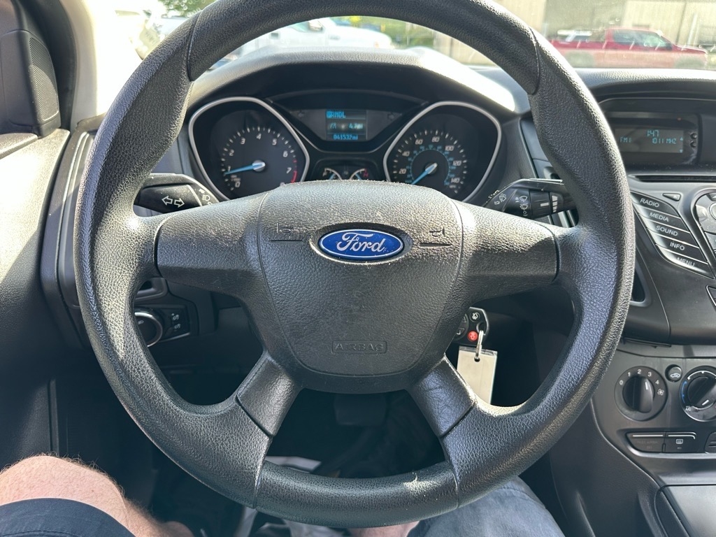 Ford Focus 4dr Sdn S 2014 Ford Focus 4dr Sdn S 2014