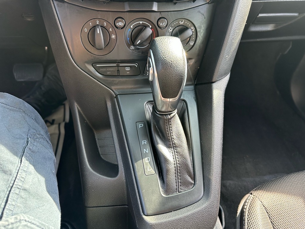 Ford Focus 4dr Sdn S 2014