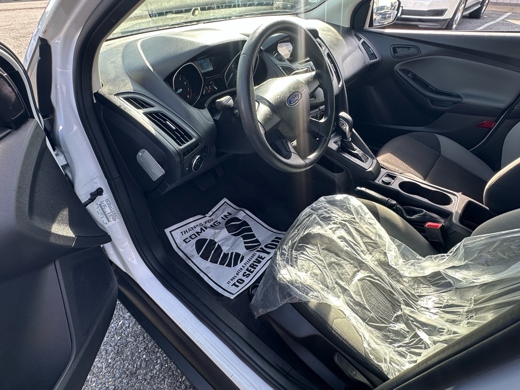 Ford Focus 4dr Sdn S 2014