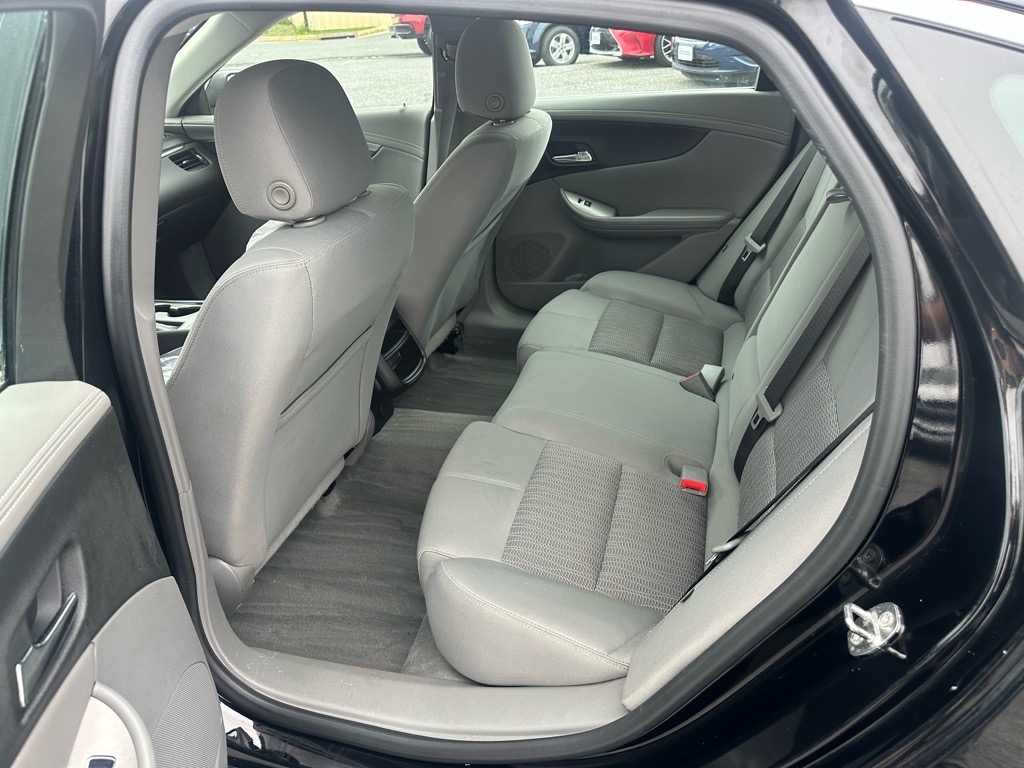 Chevrolet Impala 4dr Sdn LS w/1FL 2017 Chevrolet Impala 4dr Sdn LS w/1FL 2017