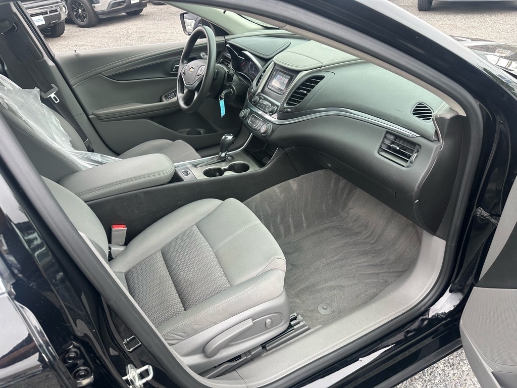 Chevrolet Impala 4dr Sdn LS w/1FL 2017