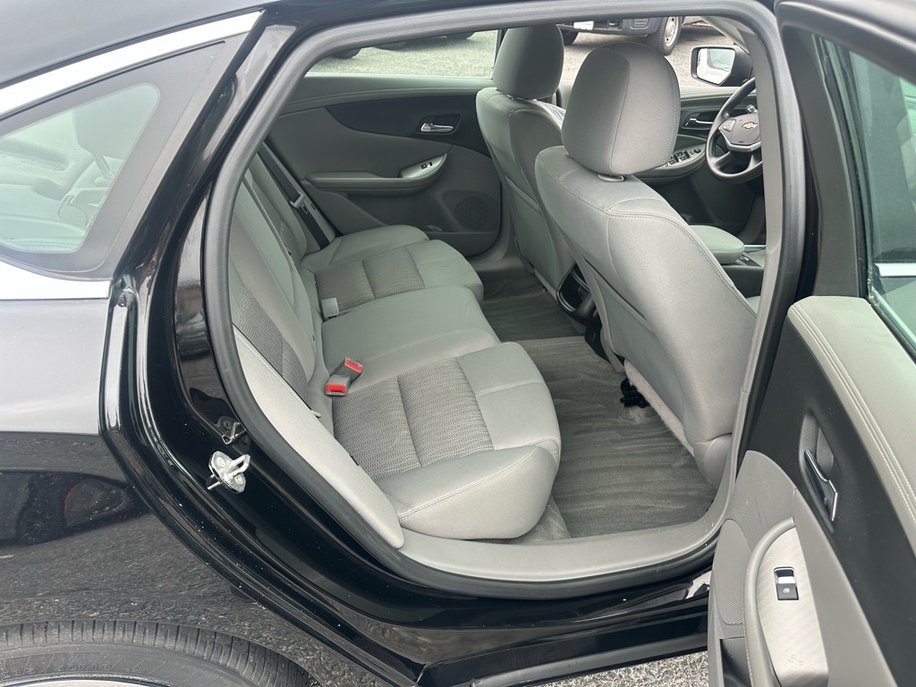 Chevrolet Impala 4dr Sdn LS w/1FL 2017