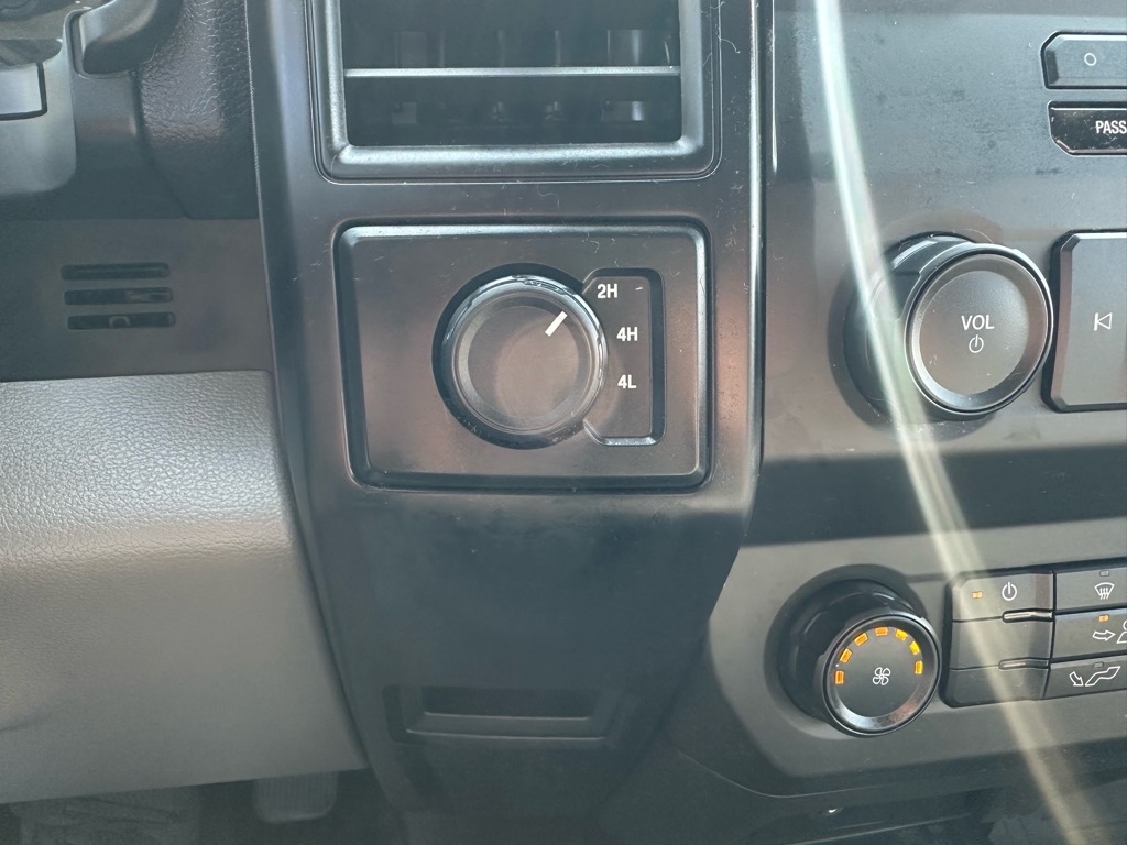 Ford F-150 4WD SuperCab 145" XLT 2016 Ford F-150 4WD SuperCab 145" XLT 2016