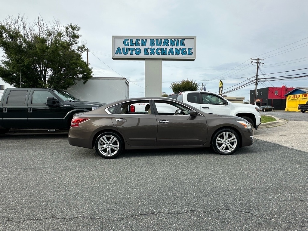 Nissan Altima 4dr Sdn V6 3.5 S 2013 Nissan Altima 4dr Sdn V6 3.5 S 2013