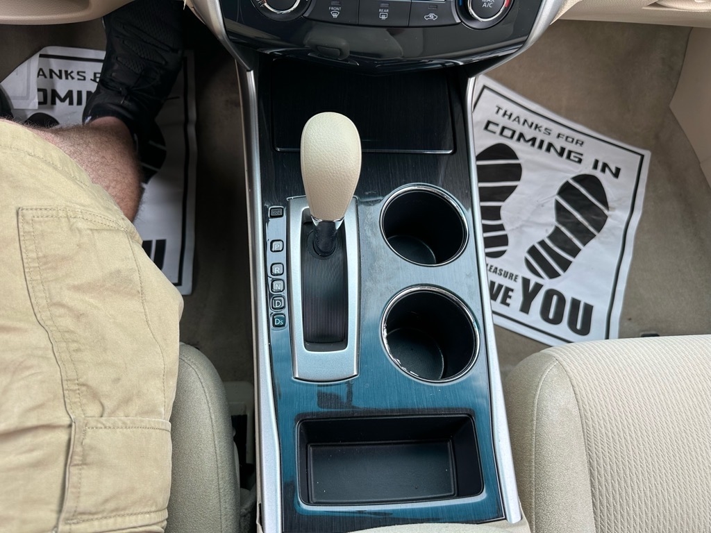 Nissan Altima 4dr Sdn V6 3.5 S 2013 Nissan Altima 4dr Sdn V6 3.5 S 2013