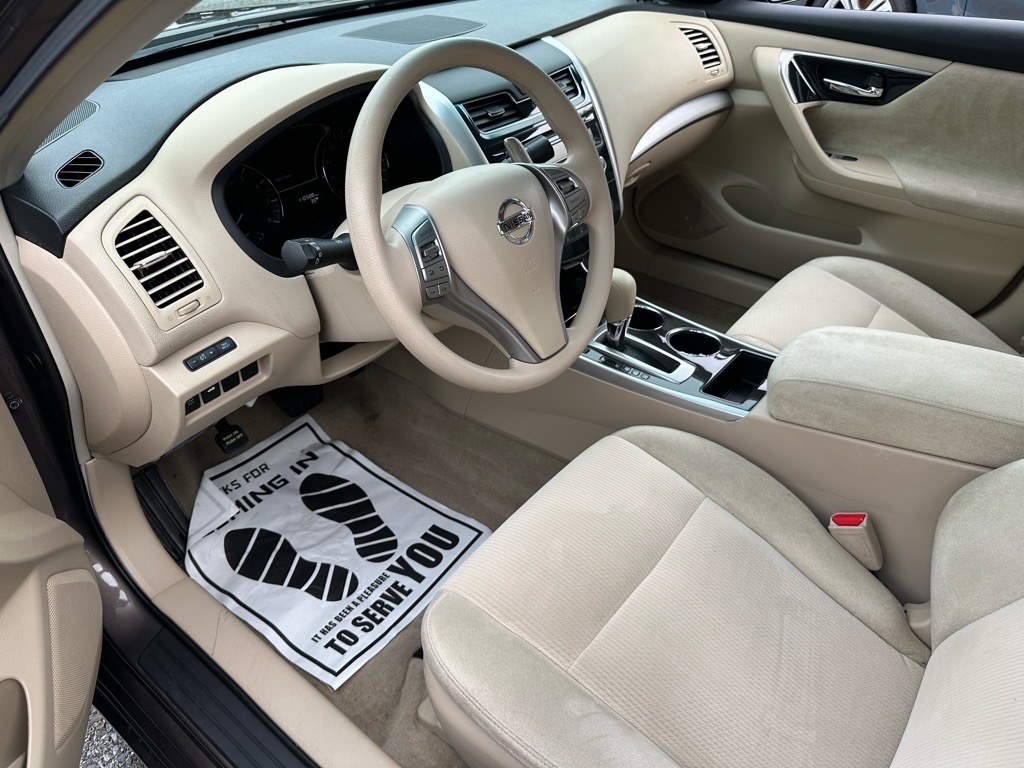 Nissan Altima 4dr Sdn V6 3.5 S 2013 Nissan Altima 4dr Sdn V6 3.5 S 2013