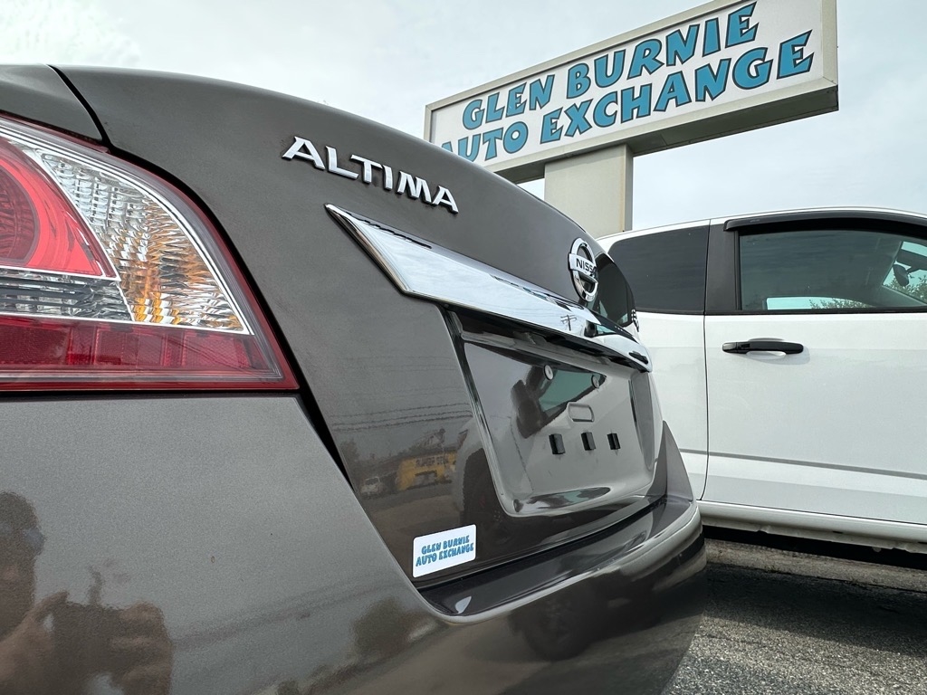 Nissan Altima 4dr Sdn V6 3.5 S 2013 Nissan Altima 4dr Sdn V6 3.5 S 2013