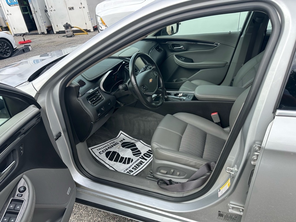 Chevrolet Impala 4dr Sdn LT w/1LT 2018 Chevrolet Impala 4dr Sdn LT w/1LT 2018
