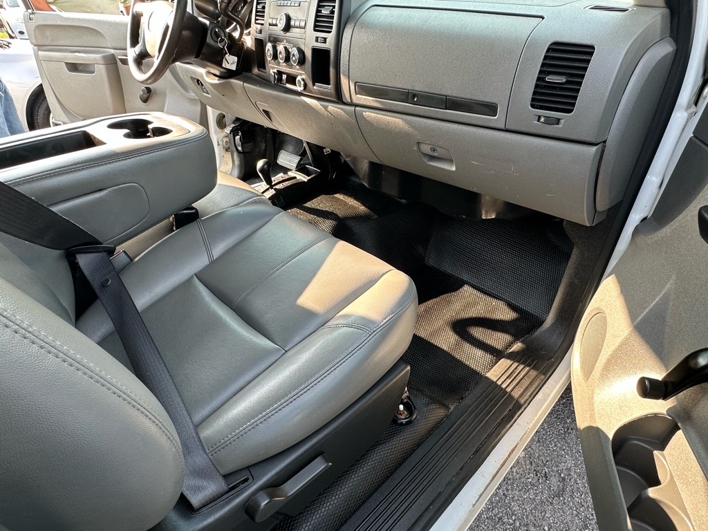 Chevrolet Silverado 2500HD 4WD Reg Cab 133.7" Work Truck 2011 Chevrolet Silverado 2500HD 4WD Reg Cab 133.7" Work Truck 2011