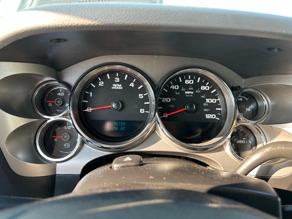 Chevrolet Silverado 2500HD 4WD Reg Cab 133.7" Work Truck 2011 Chevrolet Silverado 2500HD 4WD Reg Cab 133.7" Work Truck 2011