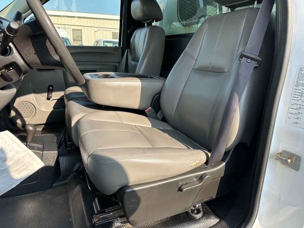 Chevrolet Silverado 2500HD 4WD Reg Cab 133.7" Work Truck 2011 Chevrolet Silverado 2500HD 4WD Reg Cab 133.7" Work Truck 2011