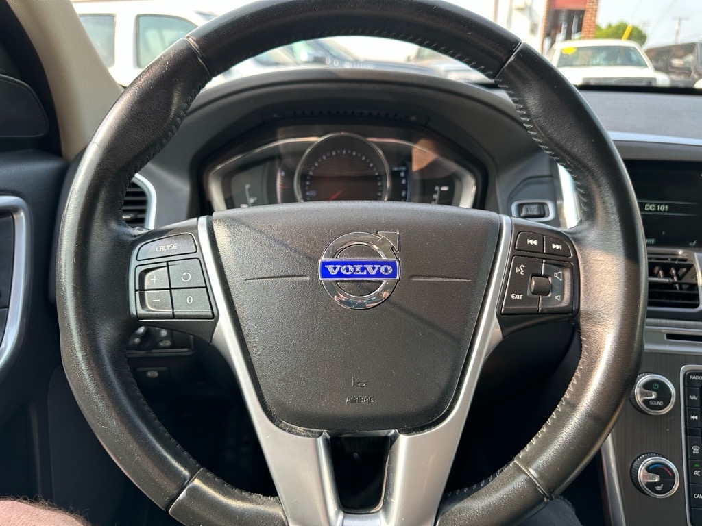 Volvo XC60 AWD 4dr T6 Drive-E 2016 Volvo XC60 AWD 4dr T6 Drive-E 2016