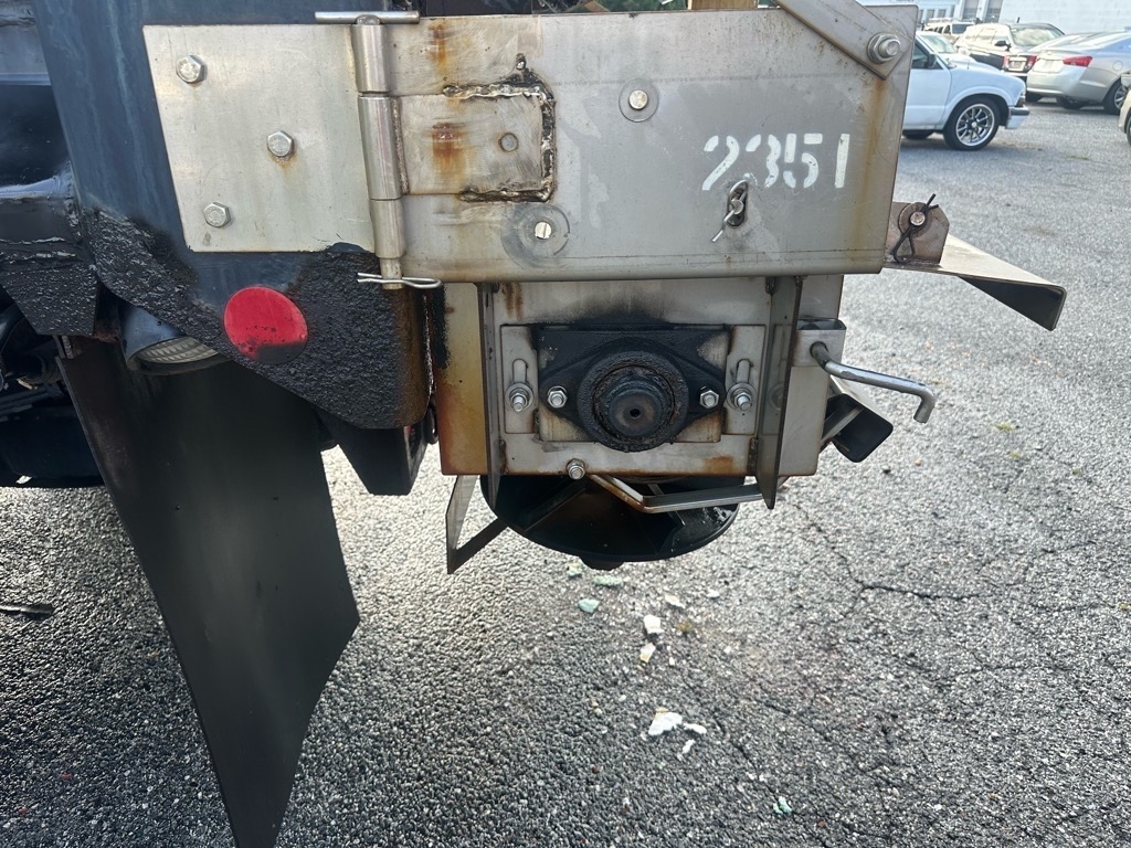 Ford Super Duty F-550 DRW 2WD Reg Cab 141" WB 60" CA XL 2012 Ford Super Duty F-550 DRW 2WD Reg Cab 141" WB 60" CA XL 2012