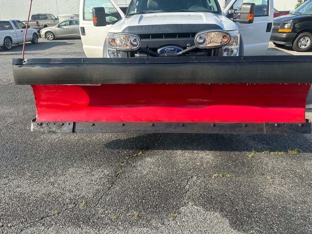 Ford Super Duty F-550 DRW 2WD Reg Cab 141" WB 60" CA XL 2012