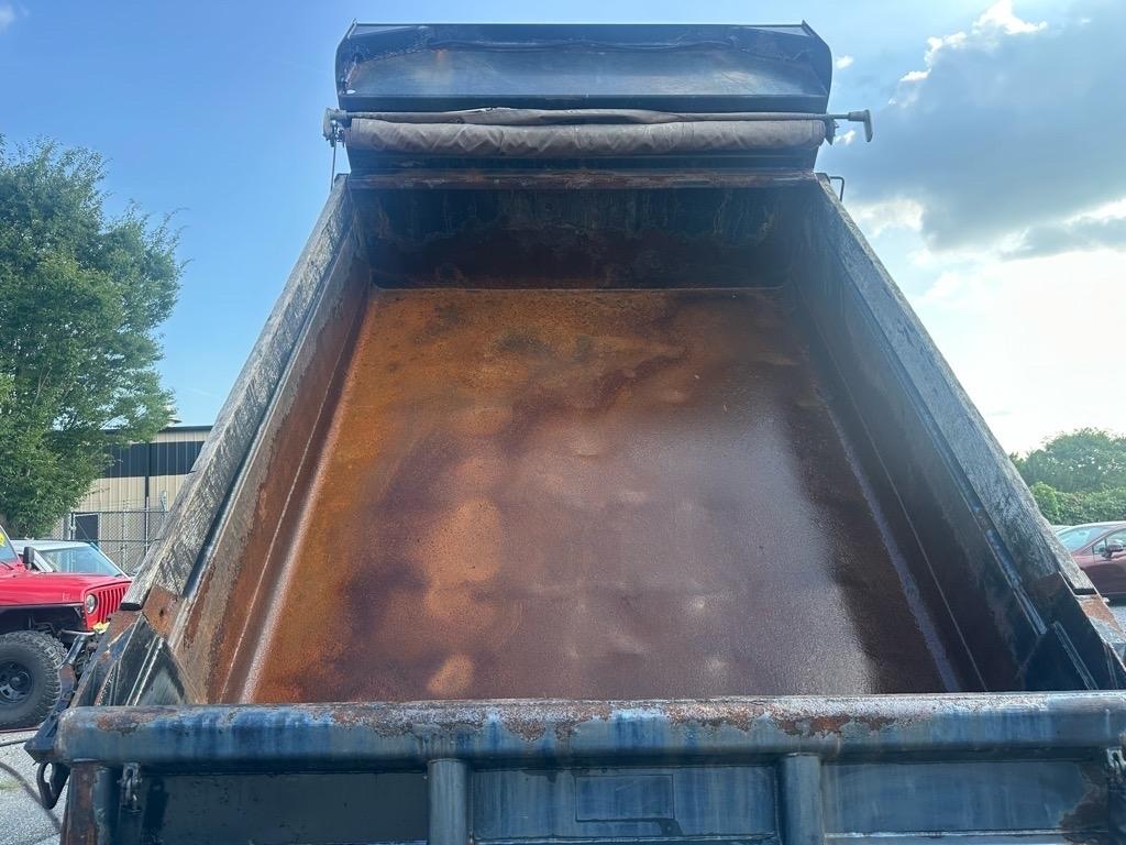 Ford Super Duty F-550 DRW 2WD Reg Cab 141" WB 60" CA XL 2012