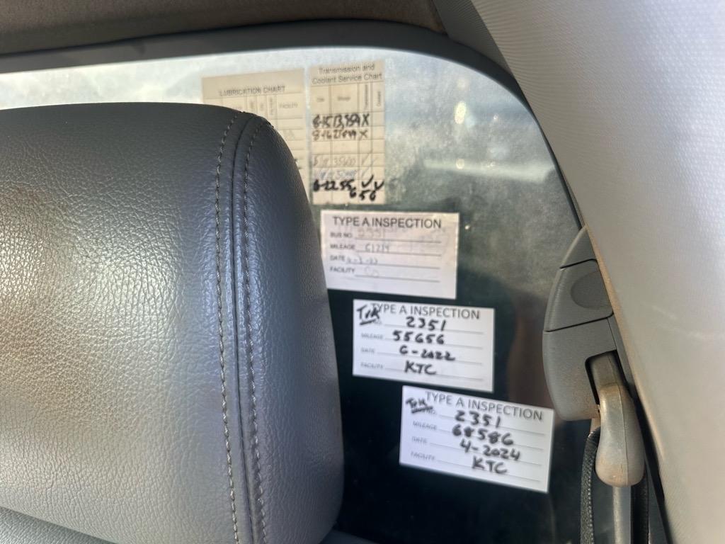 Ford Super Duty F-550 DRW 2WD Reg Cab 141" WB 60" CA XL 2012