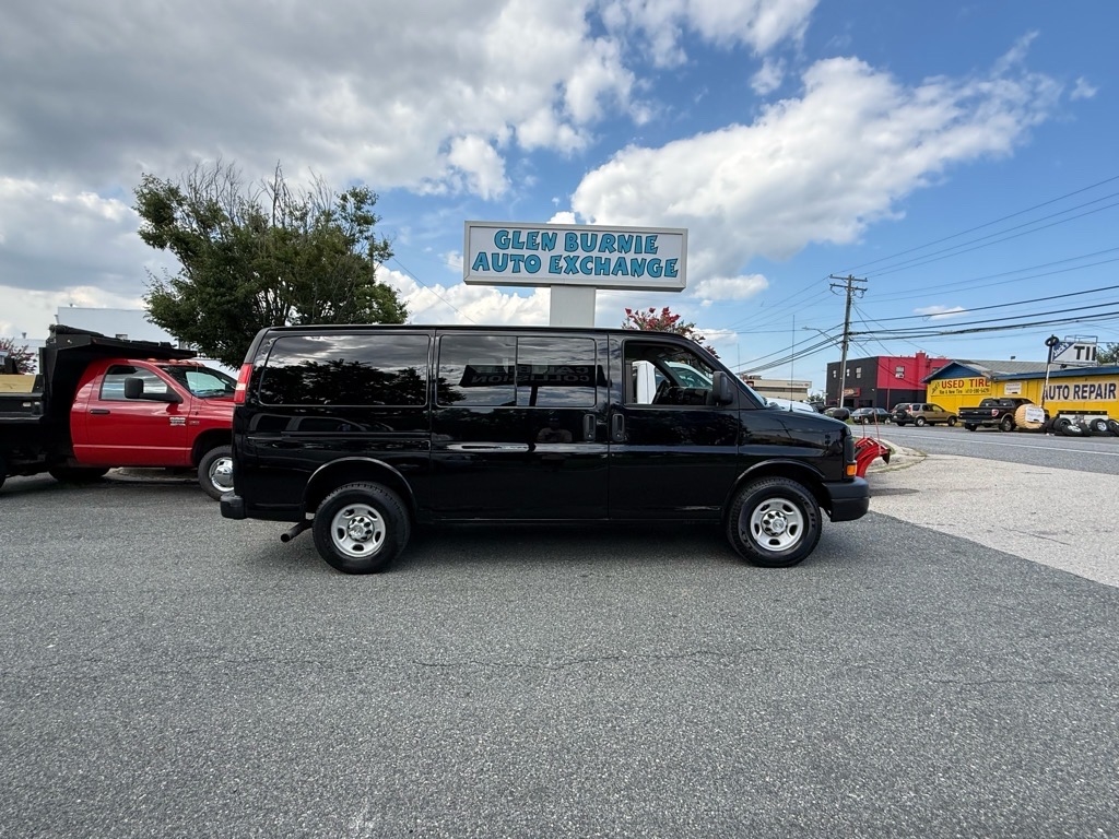 Chevrolet Express Passenger RWD 2500 135" LS 2014 Chevrolet Express Passenger RWD 2500 135" LS 2014
