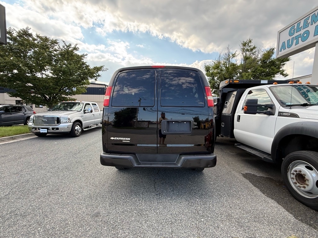 Chevrolet Express Passenger RWD 2500 135" LS 2014 Chevrolet Express Passenger RWD 2500 135" LS 2014