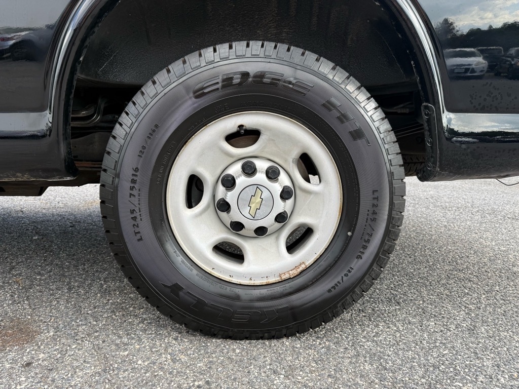 Chevrolet Express Passenger RWD 2500 135" LS 2014 Chevrolet Express Passenger RWD 2500 135" LS 2014