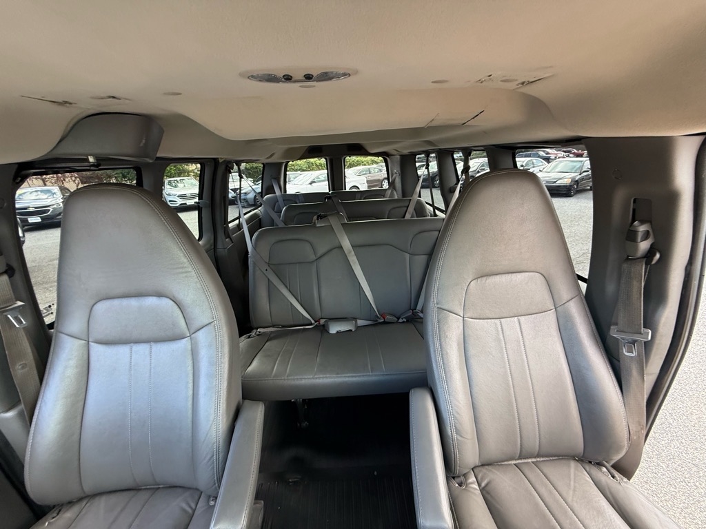 Chevrolet Express Passenger RWD 2500 135" LS 2014 Chevrolet Express Passenger RWD 2500 135" LS 2014