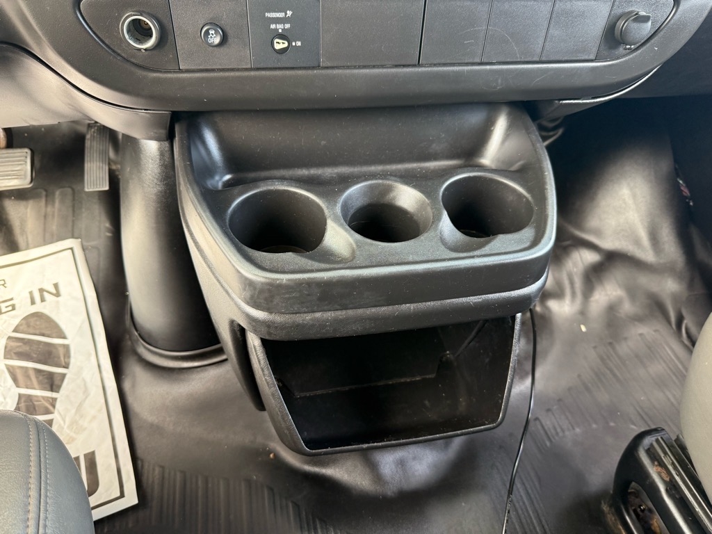 Chevrolet Express Passenger RWD 2500 135" LS 2014 Chevrolet Express Passenger RWD 2500 135" LS 2014