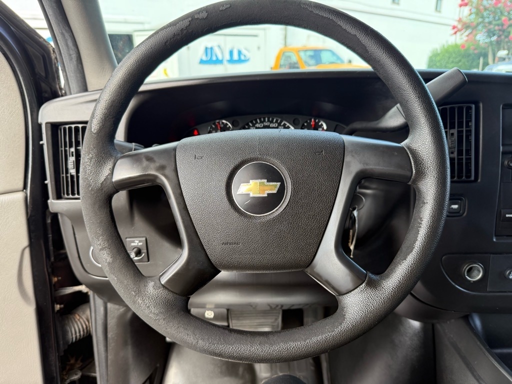 Chevrolet Express Passenger RWD 2500 135" LS 2014 Chevrolet Express Passenger RWD 2500 135" LS 2014