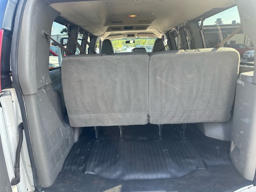 Chevrolet Express Passenger RWD 2500 135" LS 2019 Chevrolet Express Passenger RWD 2500 135" LS 2019