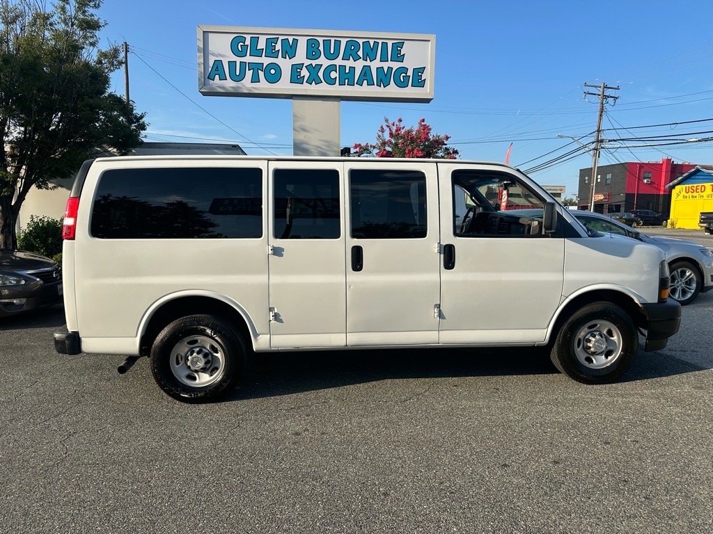 Chevrolet Express Passenger RWD 2500 135" LS 2019 Chevrolet Express Passenger RWD 2500 135" LS 2019