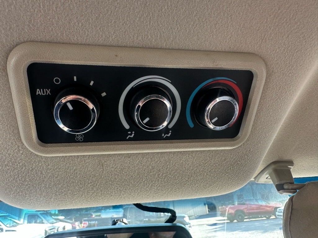 Chevrolet Express Passenger RWD 2500 135" LS 2019 Chevrolet Express Passenger RWD 2500 135" LS 2019