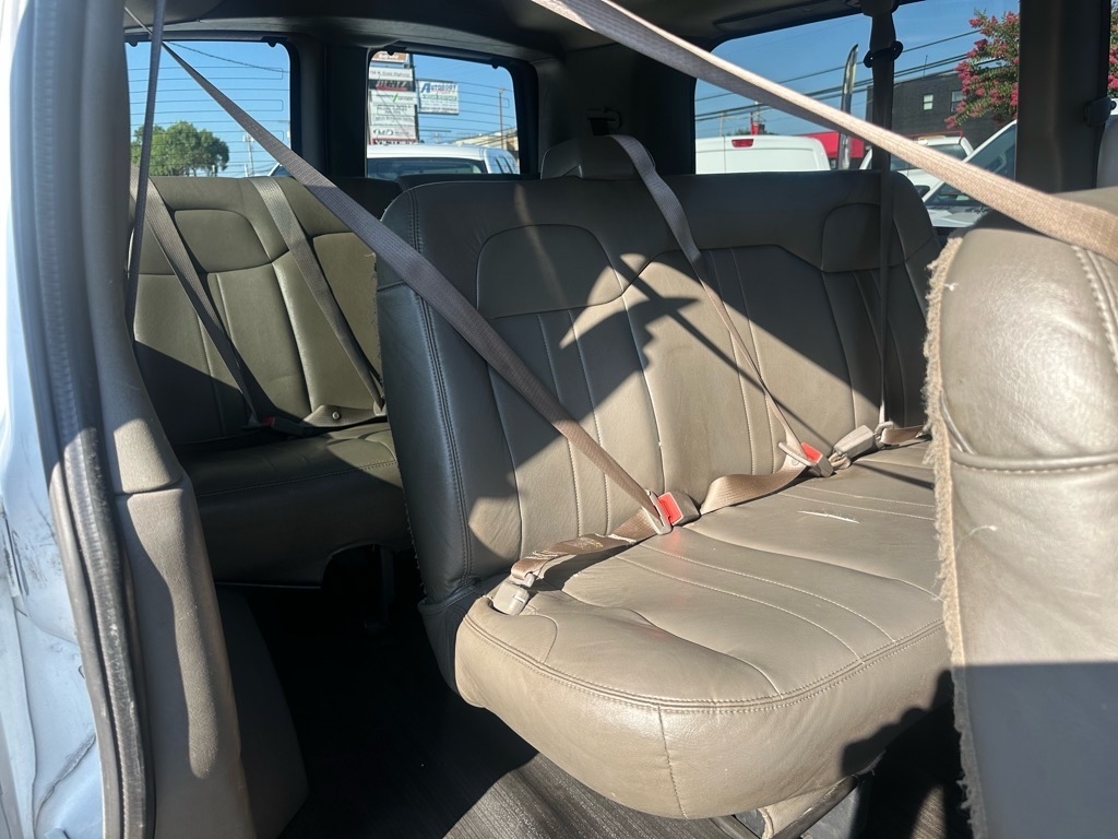 Chevrolet Express Passenger RWD 2500 135" LS 2019 Chevrolet Express Passenger RWD 2500 135" LS 2019