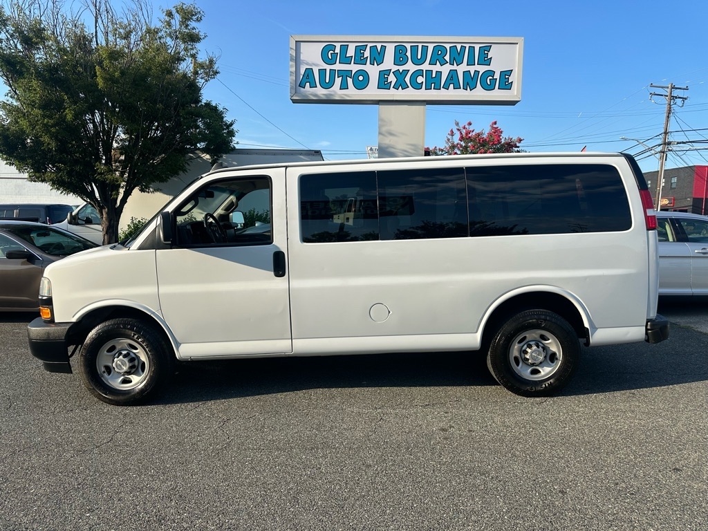 2019 Chevrolet Express Passenger RWD 2500 135" LS