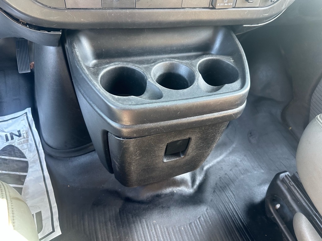 Chevrolet Express Passenger RWD 2500 135" LS 2019