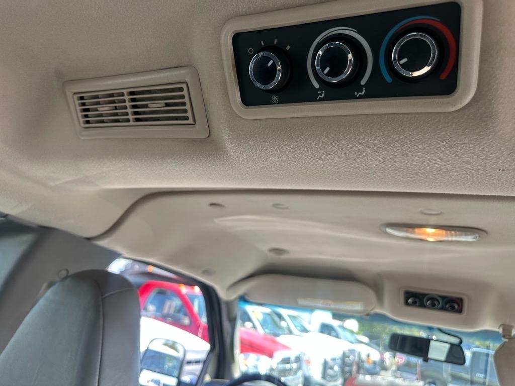 Chevrolet Express Passenger RWD 2500 135" LS 2019