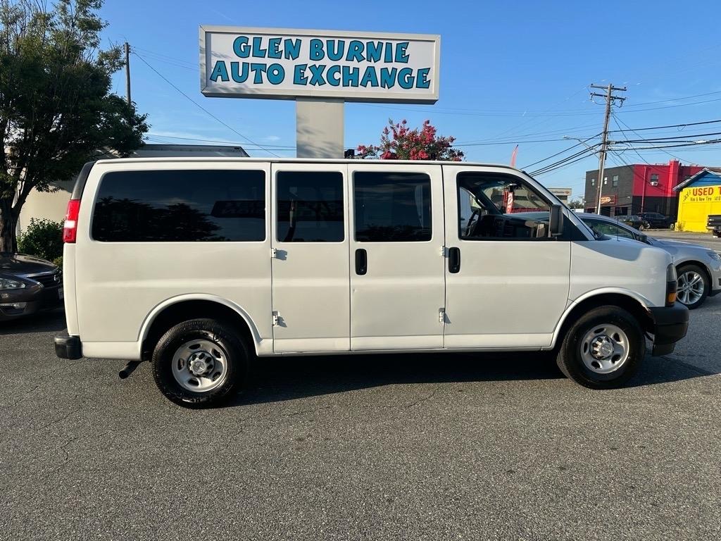 Chevrolet Express Passenger RWD 2500 135" LS 2019