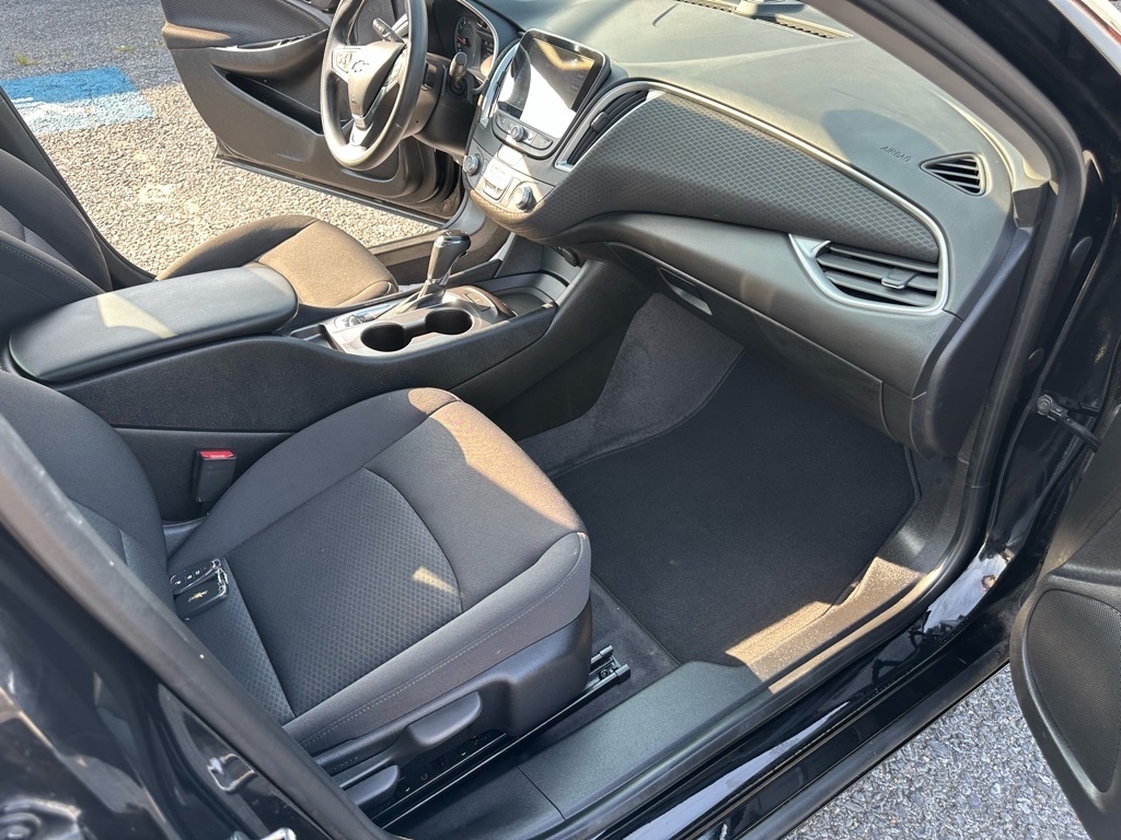 Chevrolet Malibu 4dr Sdn LS w/1FL 2019