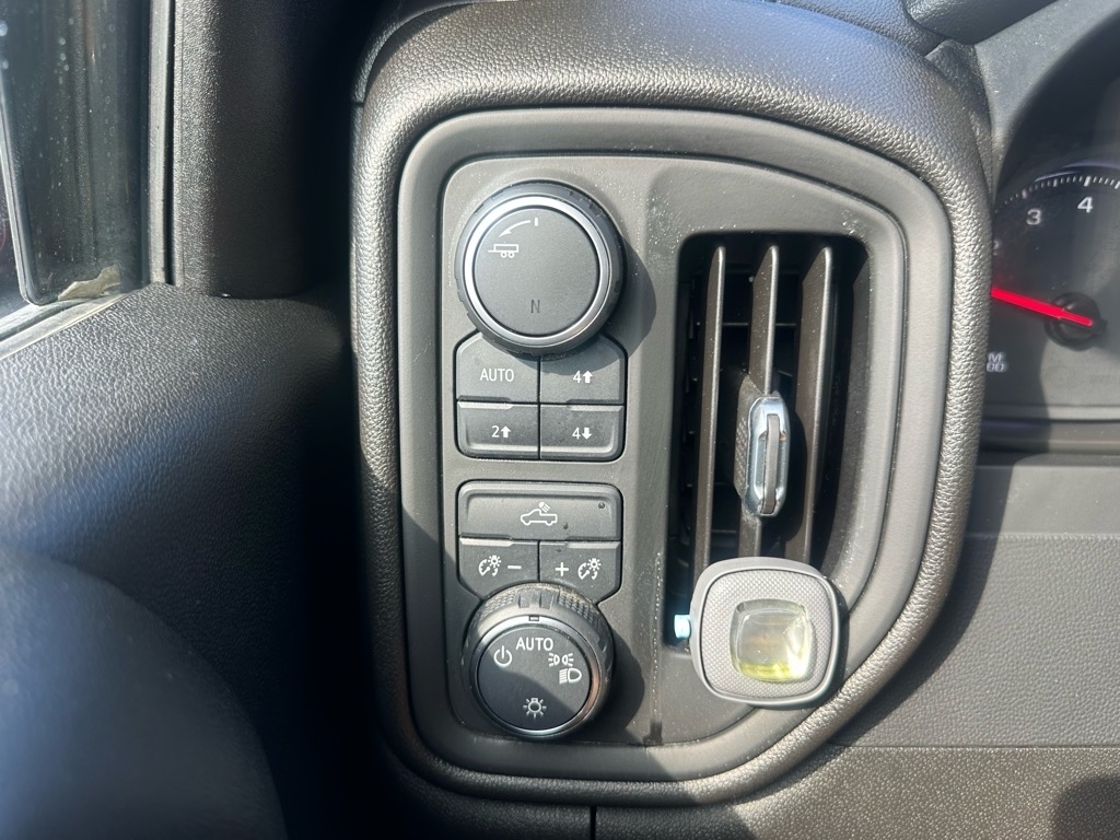 Chevrolet Silverado 1500 4WD Crew Cab 147" Custom Trail Boss 2021