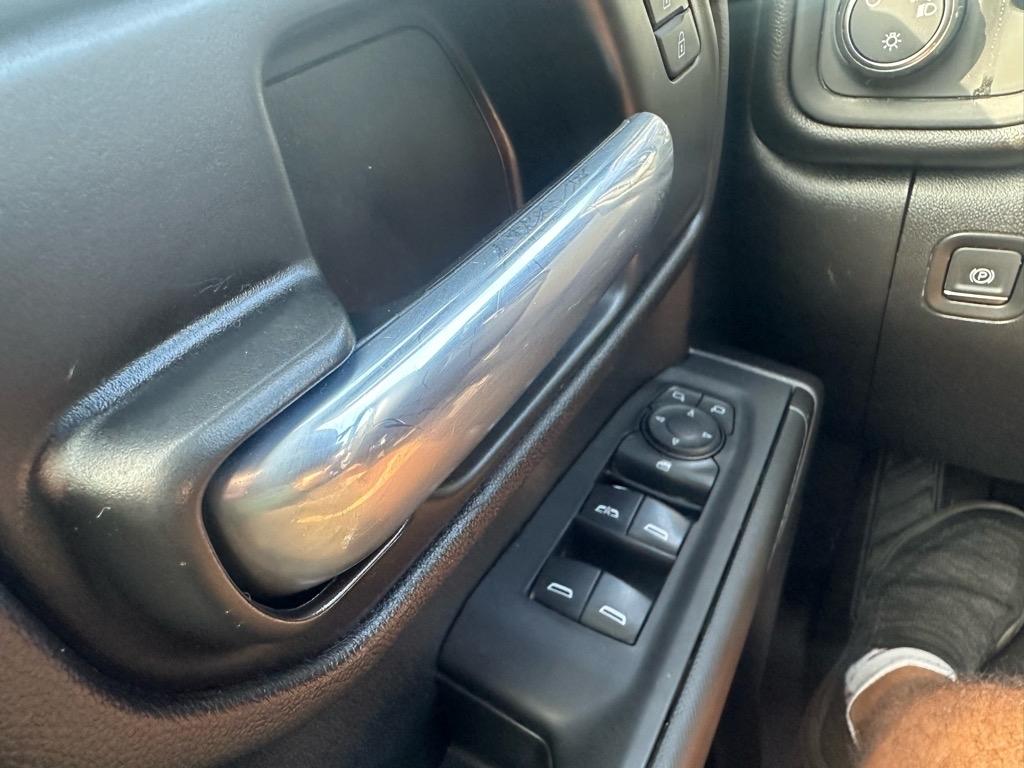 Chevrolet Silverado 1500 4WD Crew Cab 147" Custom Trail Boss 2021